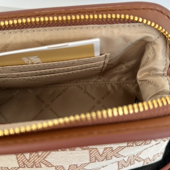 Michael Kors small crossbody clutch - Picture 8 of 12